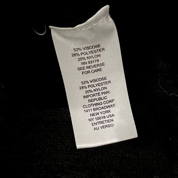 T Tahari Black Fringe Cable Knit Round Neck Sweater Size S Ribbed Cuffs Hem - Picture 10 of 10